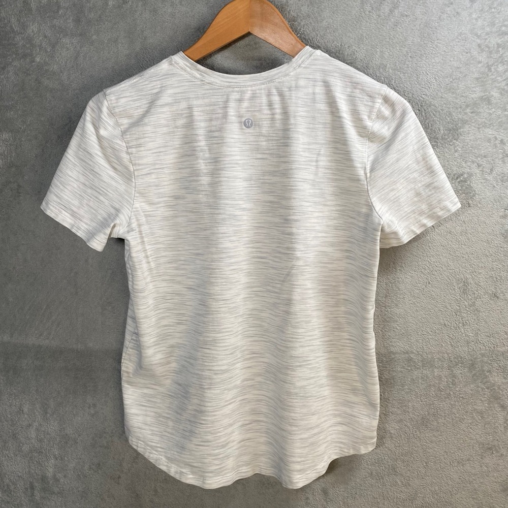 Lululemon Top Womens Medium Athleisure Activewear Performance Normcore T-Shirt‎ - Picture 3 of 5